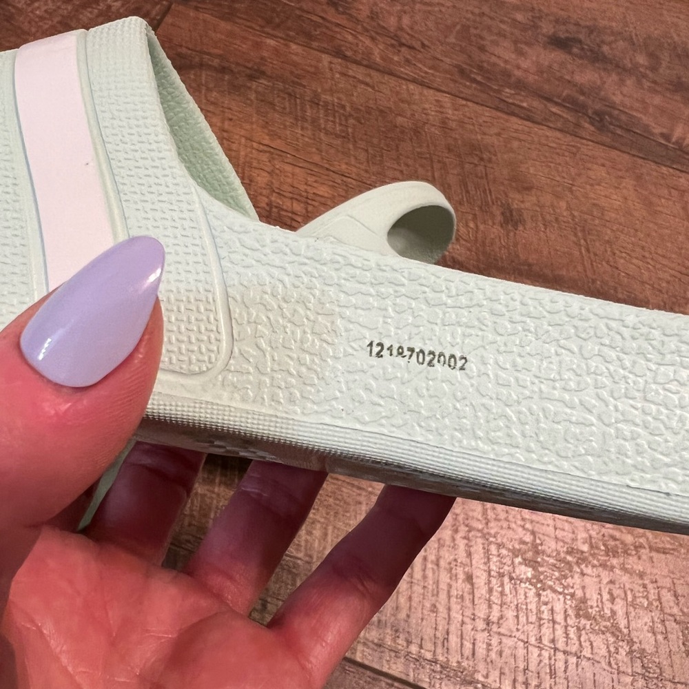 adidas adilette slides - Picture 11 of 11